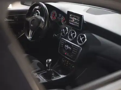 Mercedes-Benz A 180 2014 - 12990 EUR, 149000 km - AUTO.MOTO.pt - 149000km - foto 15 de 20
