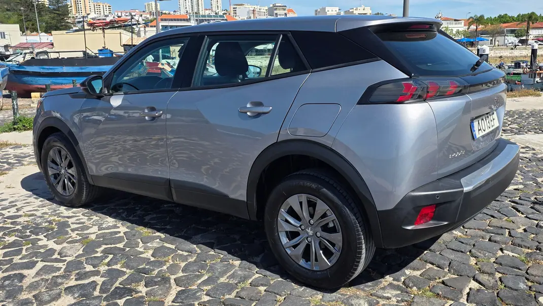 Peugeot 2008 2022 - 16900 EUR, 113000 km - AUTO.MOTO.pt - 113000km - foto 7 de 11