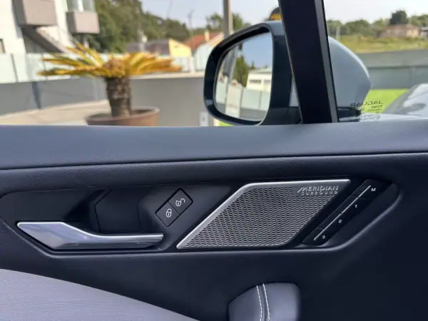 Jaguar I-Pace 2018 - 27900 EUR, 113000 km - AUTO.MOTO.pt - 113000km - foto 26 de 59