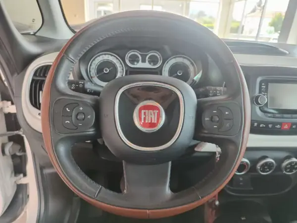 Fiat 500L 2013 - 7990 EUR, 194500 km - AUTO.MOTO.pt - 194500km - foto 26 de 33