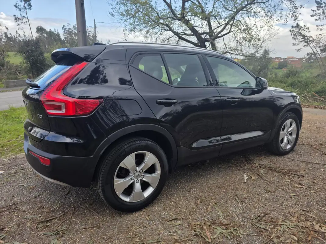 Volvo XC 40 2020 - 24500 EUR, 152300 km - AUTO.MOTO.pt - 152300km - foto 23 de 42