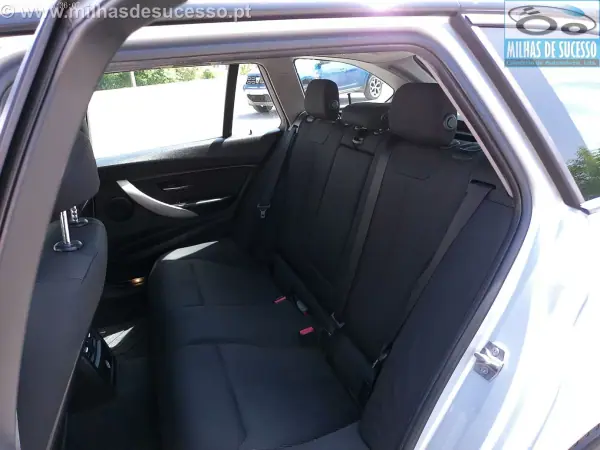 BMW 320 2016 - 16750 EUR, 181000 km - AUTO.MOTO.pt - 181000km - foto 15 de 27