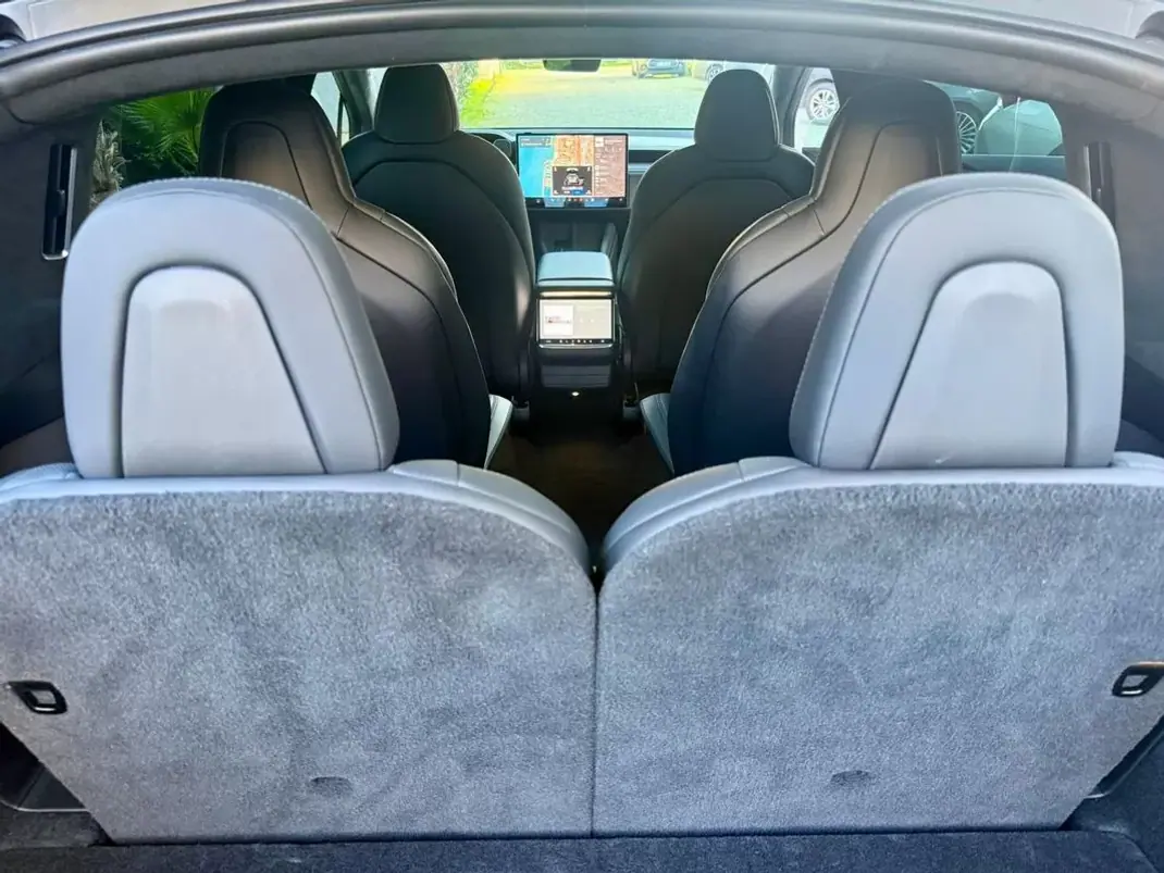 Tesla Model X 2023 - 81890 EUR, 49000 km - AUTO.MOTO.pt - 49000km - foto 45 de 47