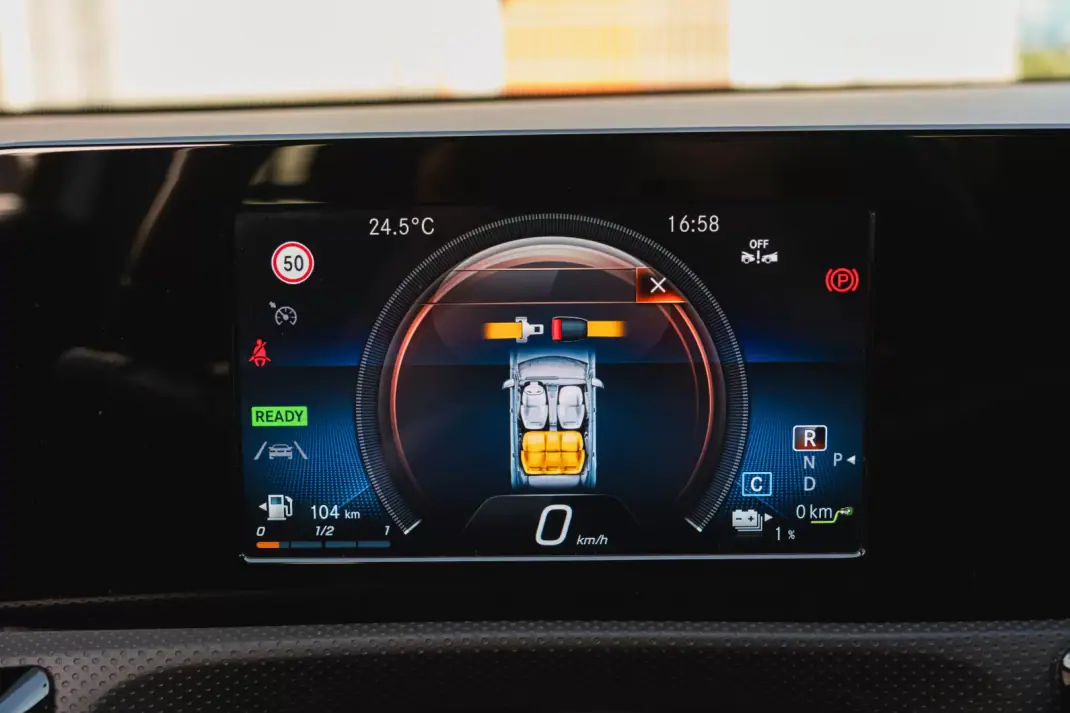 Mercedes-Benz A 250 2022 - 25000 EUR, 124440 km - AUTO.MOTO.pt - 124440km - foto 16 de 24