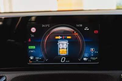 Mercedes-Benz A 250 2022 - 25000 EUR, 124440 km - AUTO.MOTO.pt - 124440km - foto 16 de 24