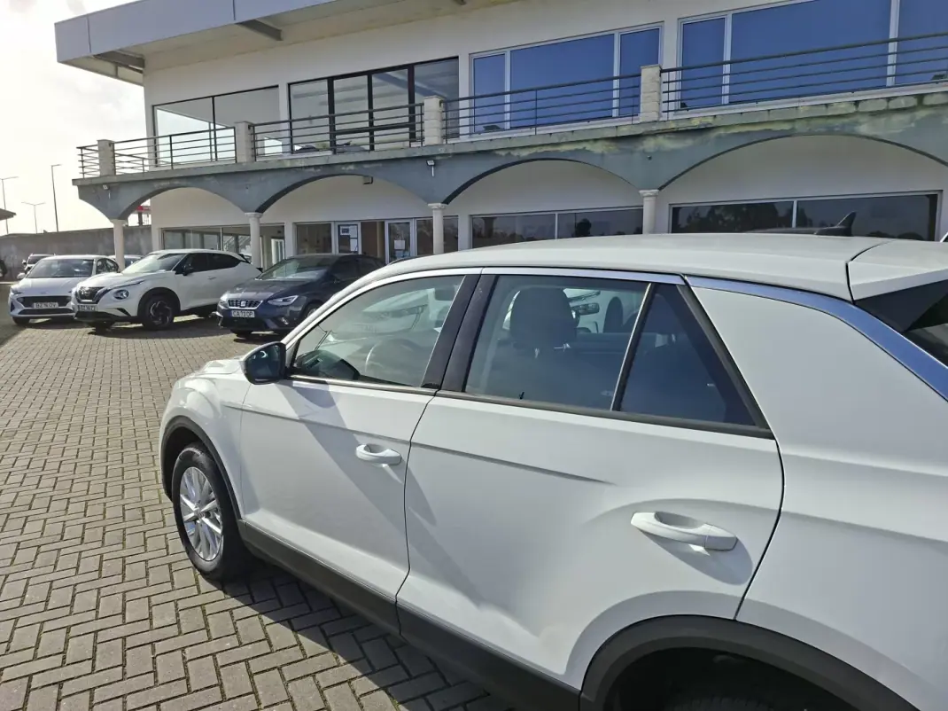 Volkswagen T-Roc 2020 - 19850 EUR, 109200 km - AUTO.MOTO.pt - 109200km - foto 10 de 25