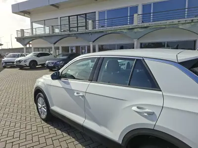 Volkswagen T-Roc 2020 - 19850 EUR, 109200 km - AUTO.MOTO.pt - 109200km - foto 10 de 25