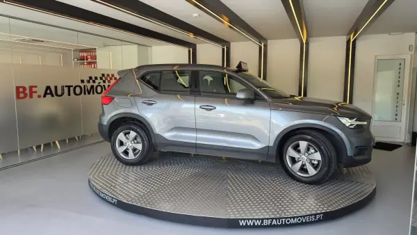 Volvo XC 40 2018 - 21900 EUR, 36539 km - AUTO.MOTO.pt - 36539km - foto 8 de 52