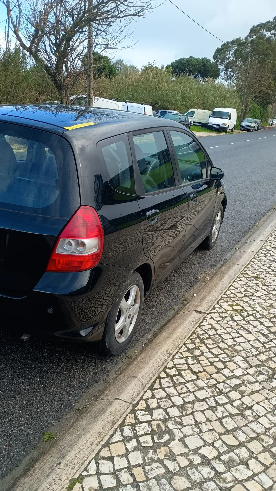 Honda Jazz 2007 - 3600 EUR, 233000 km - AUTO.MOTO.pt - 233000km - foto 4 de 4