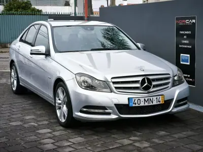 Mercedes-Benz C 220 2011 - 8950 EUR, 430000 km - AUTO.MOTO.pt - 430000km - foto 17 de 52