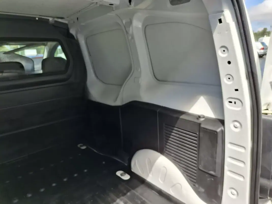 Peugeot PARTNER GIRAFON 2018 - 9990 EUR, 295321 km - AUTO.MOTO.pt - 295321km - foto 12 de 13