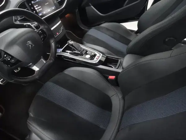 Peugeot 308 2019 - 14500 EUR, 50000 km - AUTO.MOTO.pt - 50000km - foto 37 de 51