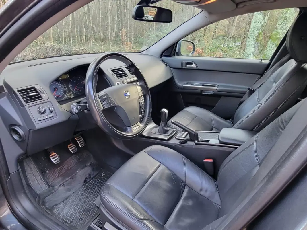 Volvo V50 2012 - 8950 EUR, 155400 km - AUTO.MOTO.pt - 155400km - foto 11 de 27