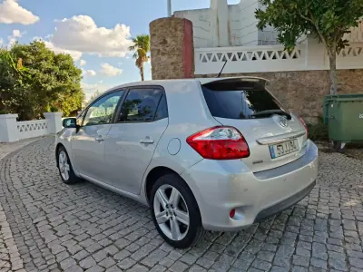 Toyota Auris 2010 — foto 4 de 20