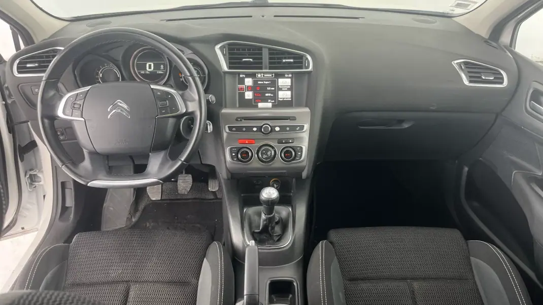 Citroën C4 2017 - 9999 EUR, 149121 km - AUTO.MOTO.pt - 149121km - foto 8 de 14