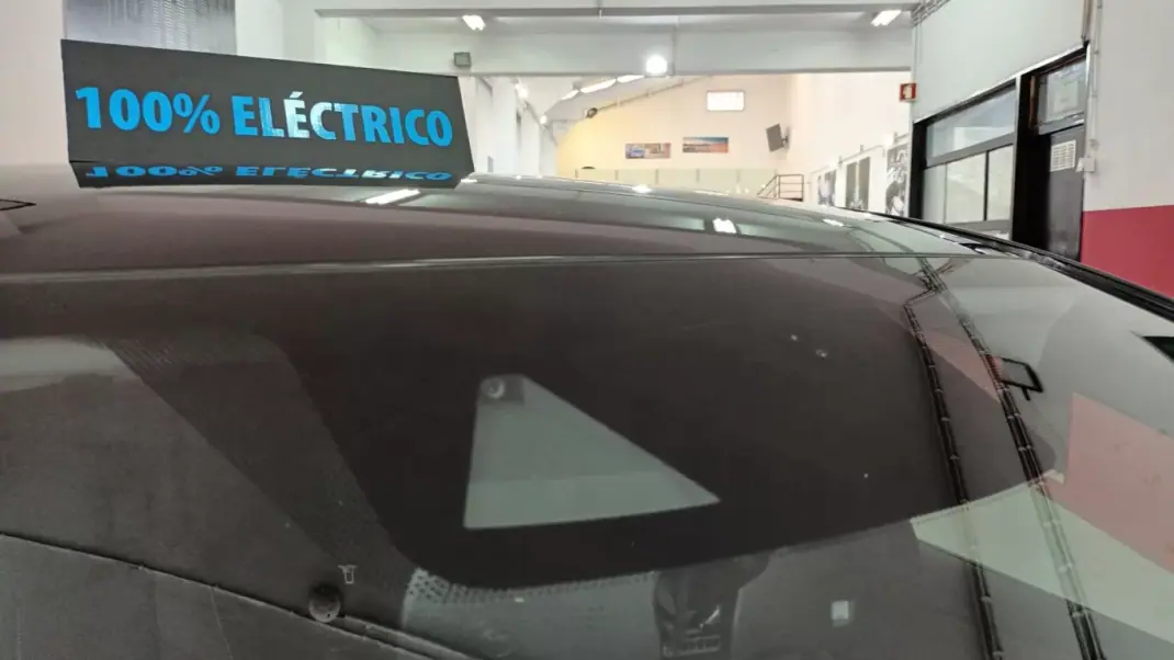 Nissan Leaf 2020 - 20500 EUR, 56131 km - AUTO.MOTO.pt - 56131km - foto 22 de 77