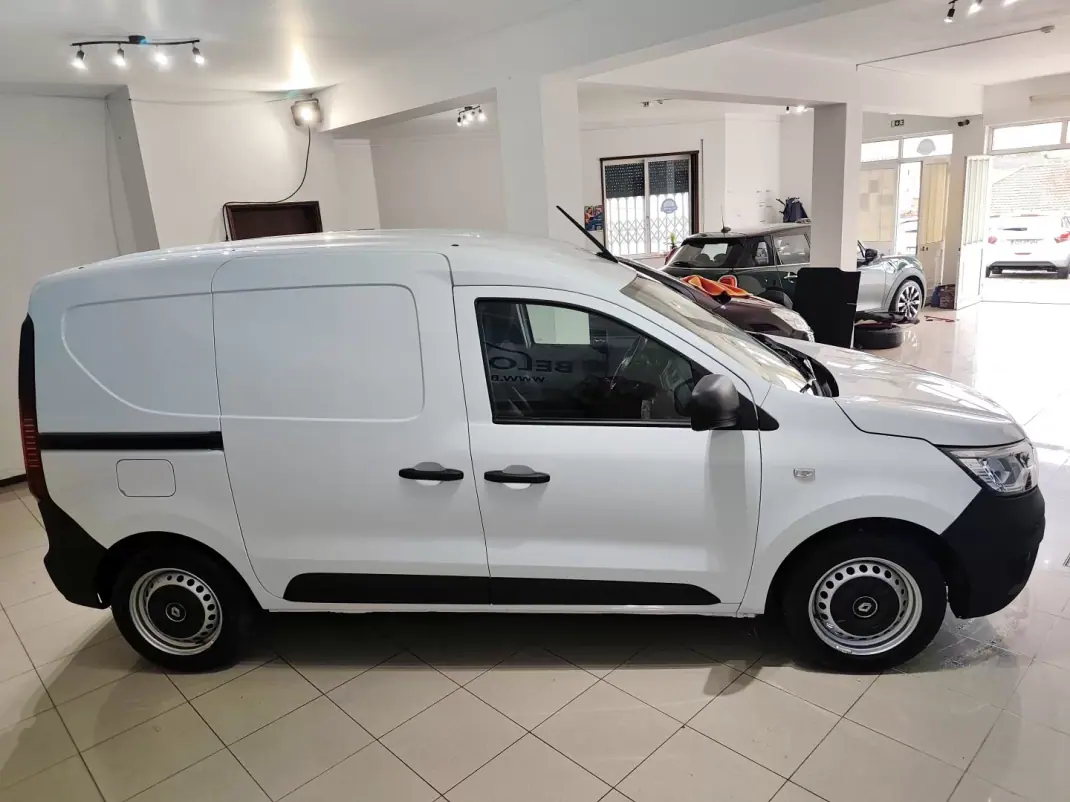 Renault 2022 - 13990 EUR, 66000 km - AUTO.MOTO.pt - 66000km - foto 7 de 21
