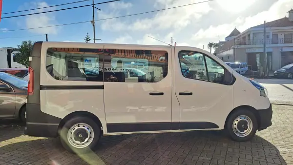 Renault Trafic Combi 1.6 DCI L1 H1 - 9 Lugares 2017 - 21900 EUR, 241154 km - AUTO.MOTO.pt - 241154km - foto 6 de 20