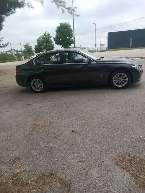 BMW 330e 2017 - 17950 EUR, 159000 km - AUTO.MOTO.pt - 159000km - foto 4 de 14
