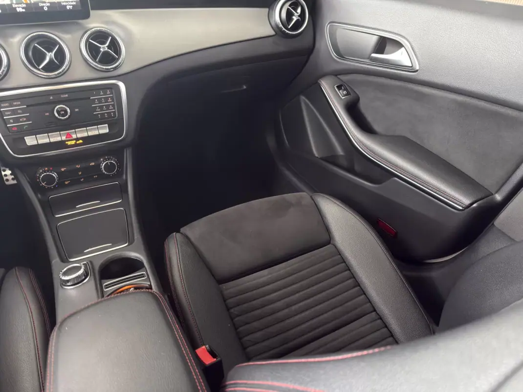 Mercedes-Benz CLA 220 2017 - 18900 EUR, 246604 km - AUTO.MOTO.pt - 246604km - foto 16 de 29
