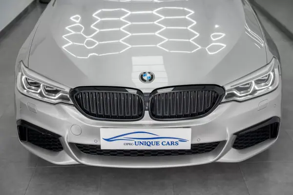 BMW 550 2019 - 65950 EUR, 141950 km - AUTO.MOTO.pt - 141950km - foto 5 de 39
