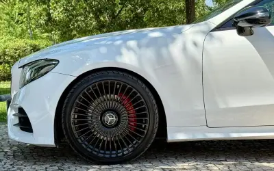 Mercedes-Benz E 220 2017 - 29890 EUR, 193800 km - AUTO.MOTO.pt - 193800km - foto 39 de 41