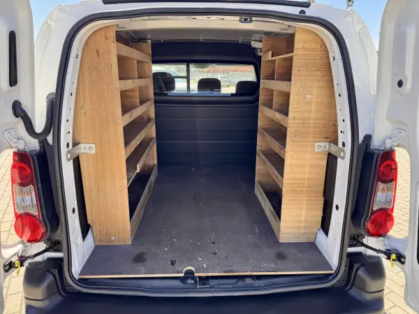 Citroën 2018 - 10500 EUR, 163000 km - AUTO.MOTO.pt - 163000km - foto 16 de 19