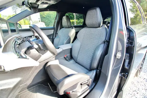 Peugeot 5008 2025 - 33500 EUR, 10000 km - AUTO.MOTO.pt - 10000km - foto 9 de 32