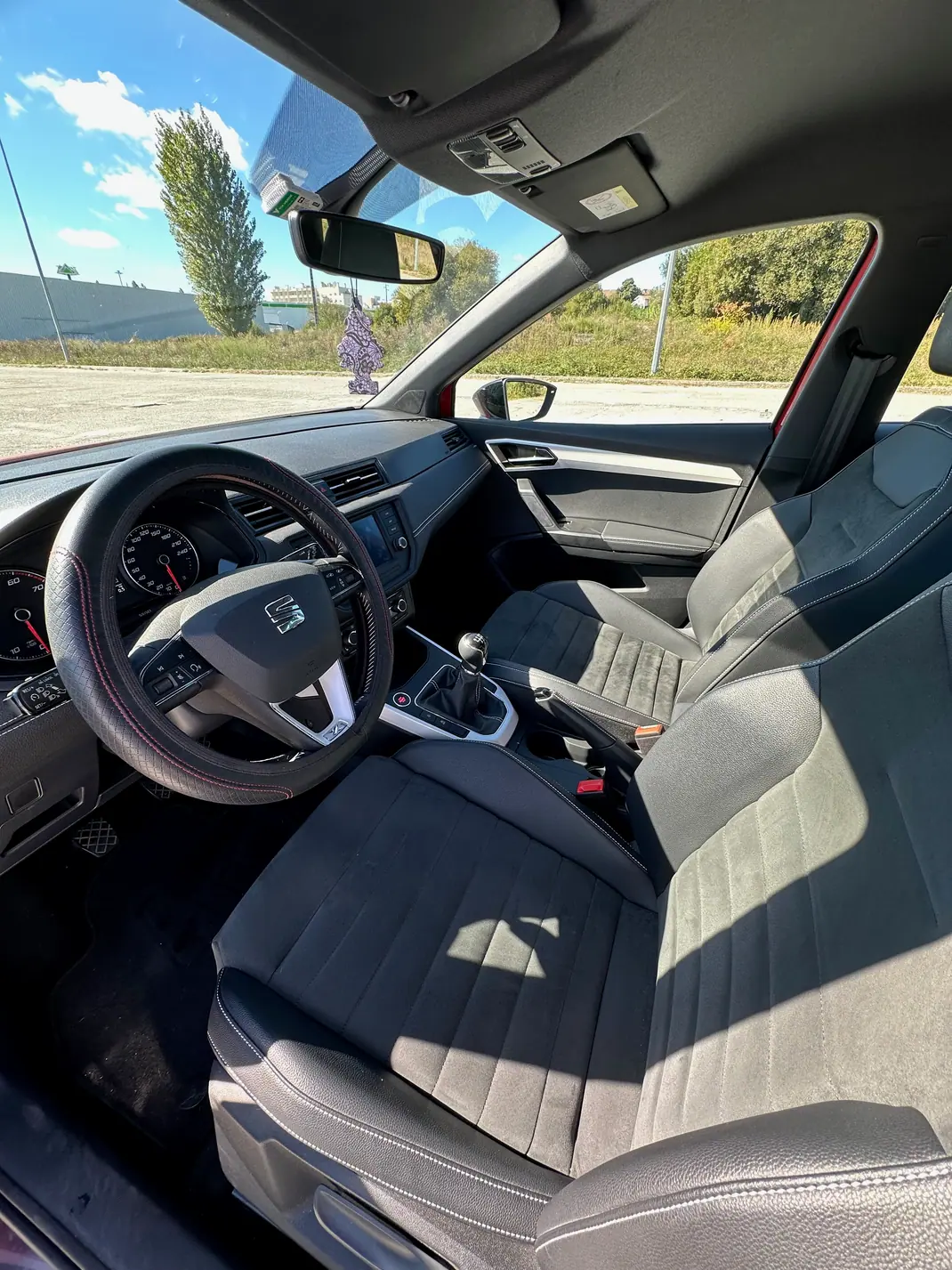 SEAT Arona 2019 - 12500 EUR, 62000 km - AUTO.MOTO.pt - 62000km - foto 7 de 11
