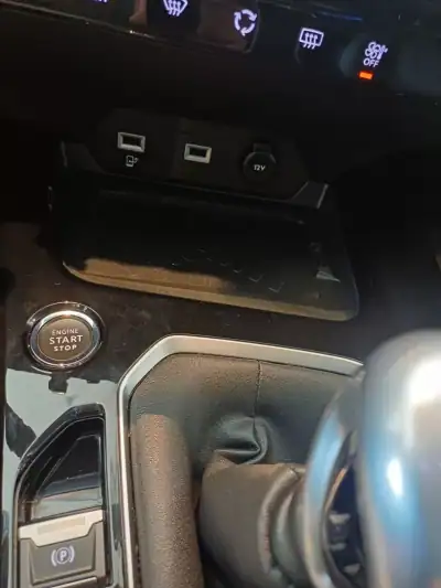 Peugeot 508 SW 2019 - 19500 EUR, 80000 km - AUTO.MOTO.pt - 80000km - foto 34 de 35