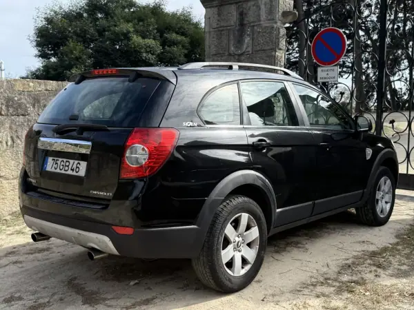 Chevrolet Captiva 2008 — photo 3 of 11