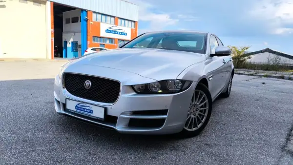 Jaguar XE 2018 - 13900 EUR, 147000 km - AUTO.MOTO.pt - 147000km - foto 11 de 14