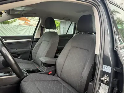 Volkswagen Golf 2022 - 18880 EUR, 173000 km - AUTO.MOTO.pt - 173000km - foto 6 de 11
