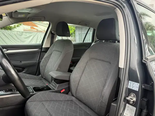 Volkswagen Golf 2022 - 18880 EUR, 173000 km - AUTO.MOTO.pt - 173000km - foto 6 de 11