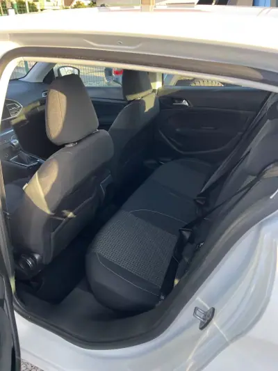Peugeot 308 2019 - 10399 EUR, 165000 km - AUTO.MOTO.pt - 165000km - foto 7 de 7