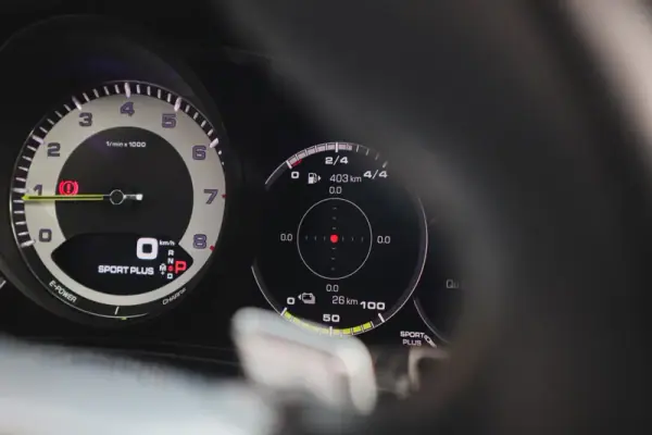 Porsche Panamera Sport Turismo 2019 - 67480 EUR, 97640 km - AUTO.MOTO.pt - 97640km - foto 53 de 71