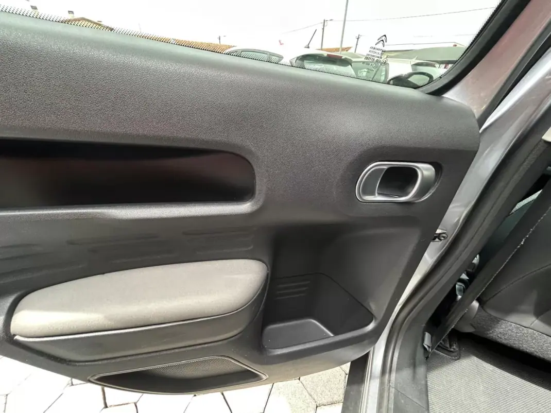 Citroën C4 Cactus 2020 - 14950 EUR, 72854 km - 72854km - foto 13 de 18