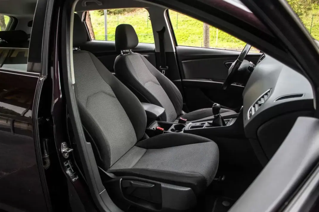 SEAT Leon ST 2019 - 7750 EUR, 352055 km - AUTO.MOTO.pt - 352055km - foto 25 de 43