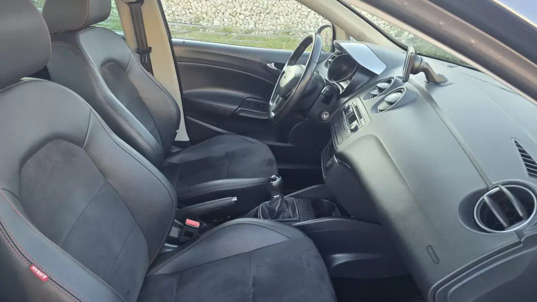 SEAT Ibiza 2015 - 11450 EUR, 119160 km - 119160km - foto 13 de 19