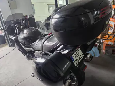 Yamaha FJR 1300ES 2006 - 4500 EUR, 1 km - AUTO.MOTO.pt - 1km - foto 2 de 6