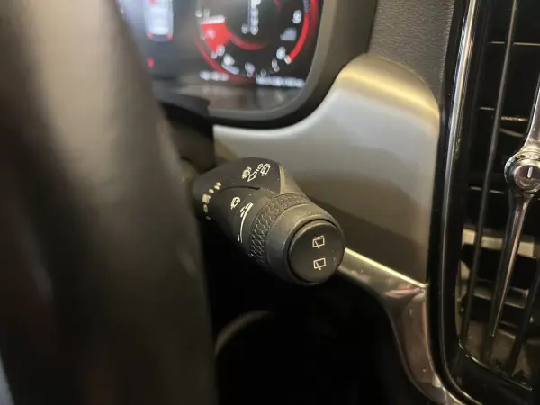 Volvo V90 2018 - 27490 EUR, 160000 km - AUTO.MOTO.pt - 160000km - foto 39 de 53