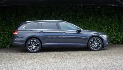 Volkswagen Passat Variant 2019 - 16900 EUR, 229000 km - AUTO.MOTO.pt - 229000km - foto 6 de 17