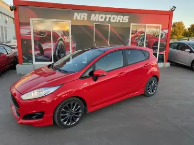 Ford Fiesta 2017 - 9990 EUR, 98500 km - AUTO.MOTO.pt - 98500km - foto 2 de 17