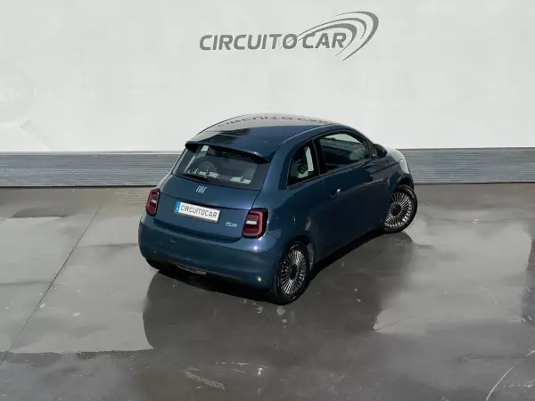 Fiat 500e 2022 - 16750 EUR, 65226 km - AUTO.MOTO.pt - 65226km - foto 10 de 42