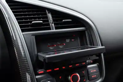 Audi R8 Coupé 2007 - 74950 EUR, 65000 km - AUTO.MOTO.pt - 65000km - foto 31 de 35