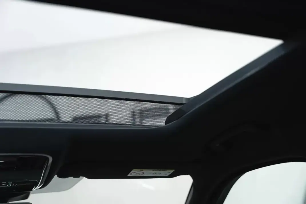 Land Rover Velar 2018 - 42950 EUR, 126000 km - 126000km - foto 43 de 50