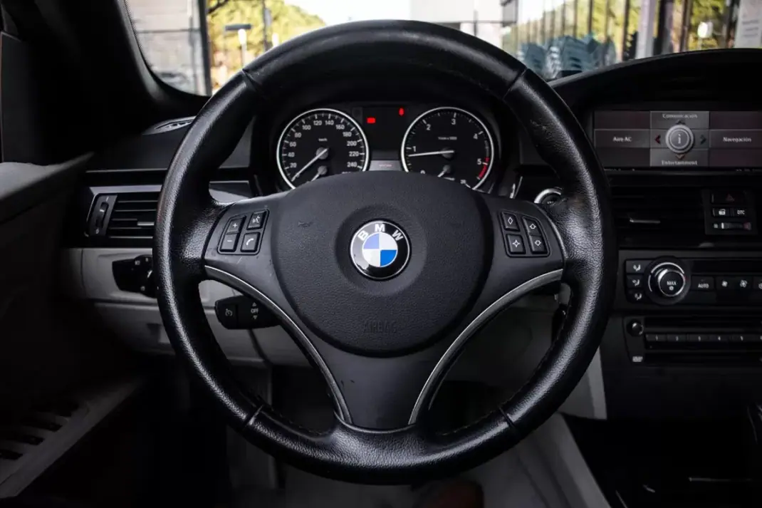 BMW 320 2008 - 15900 EUR, 111378 km - AUTO.MOTO.pt - 111378km - foto 16 de 40