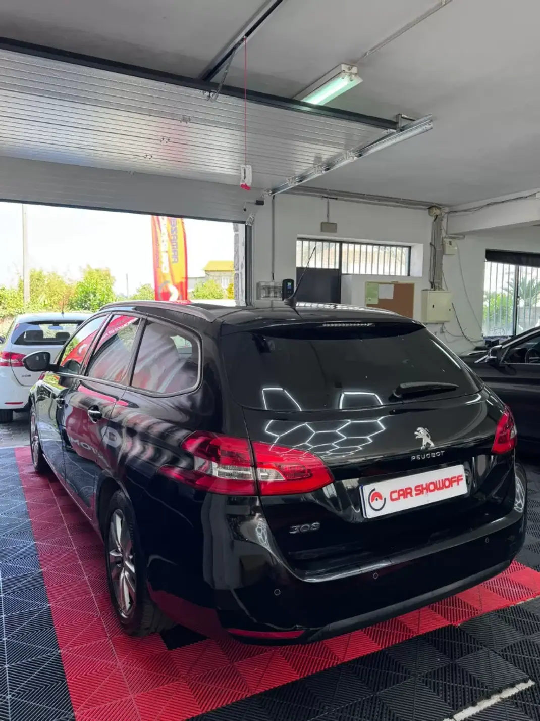 Peugeot 308 SW 2018 - 10900 EUR, 165000 km - AUTO.MOTO.pt - 165000km - foto 5 de 14