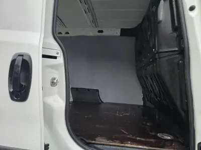 Opel COMBO 2017 - 8900 EUR, 200000 km - AUTO.MOTO.pt - 200000km - foto 5 de 7