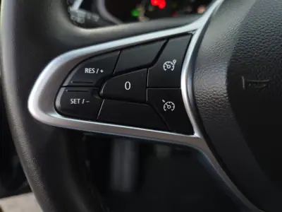 Renault Clio 2022 - 14500 EUR, 104000 km - AUTO.MOTO.pt - 104000km - foto 17 de 43